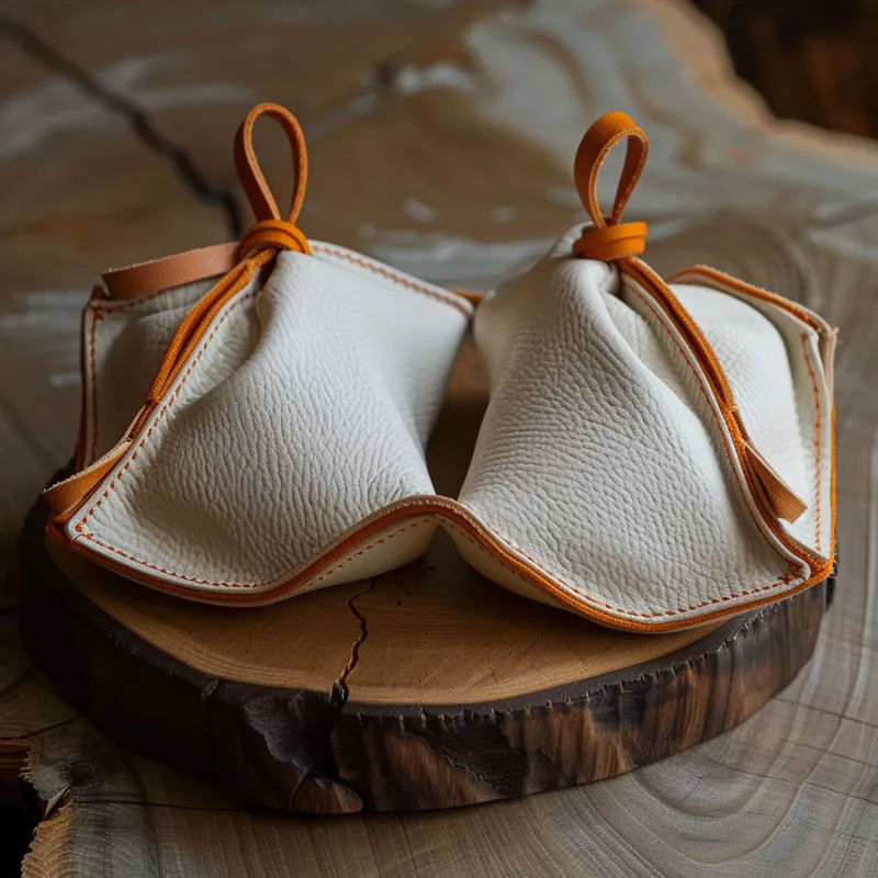 Milyen előnyei vannak a bőr ékszer tasak használatának?